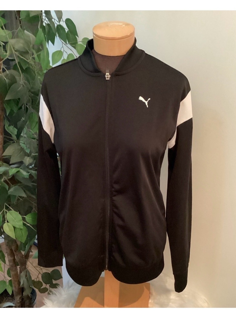 Puma Black Full Zip Track Jacket Women’s Size XL Athletic Activewear Jacket - Picture 2 of 14